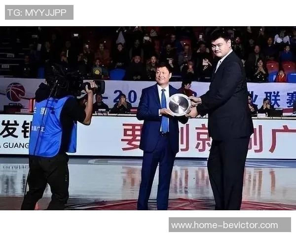 上海俱乐部庆祝成立30周年李秋平姚明共同出席盛典活动 上海俱乐部庆祝成立30周年李秋平姚明共同出席盛典活动