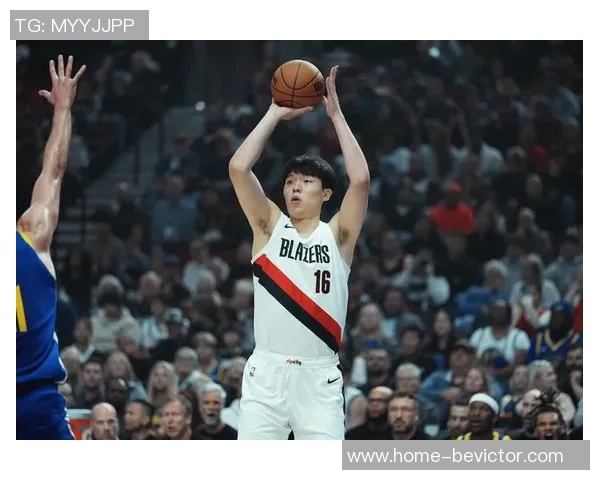 开拓者主场营销活动推出杨瀚森纪念玻璃杯引发球迷热议